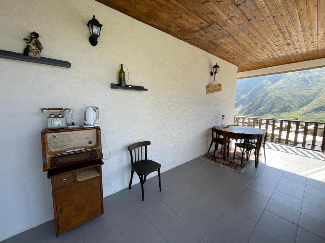 Elsada Ξενοδοχείο Kazbegi Δωμάτιο φωτογραφία